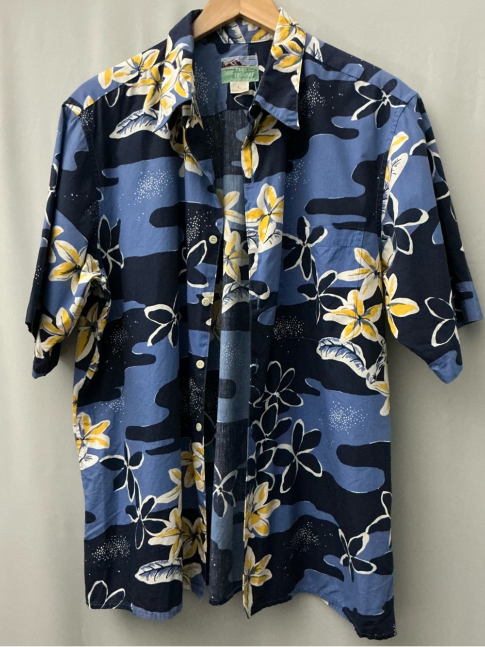 Reyn Spooner Men's Hawaiian Shirt Size L